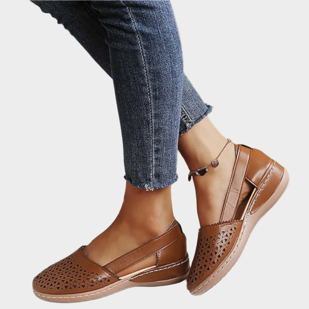 LILI - Anatomické baletní boty s výřezy a páskem